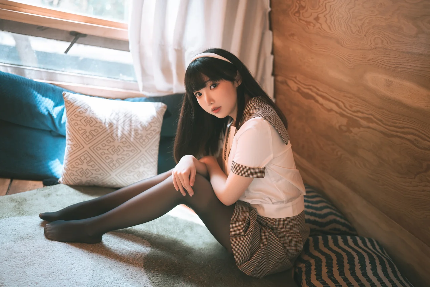 面饼仙儿 - JK黑丝露营 [40P-499MB] tg@simisebaisi 【丝足阁】014.webp